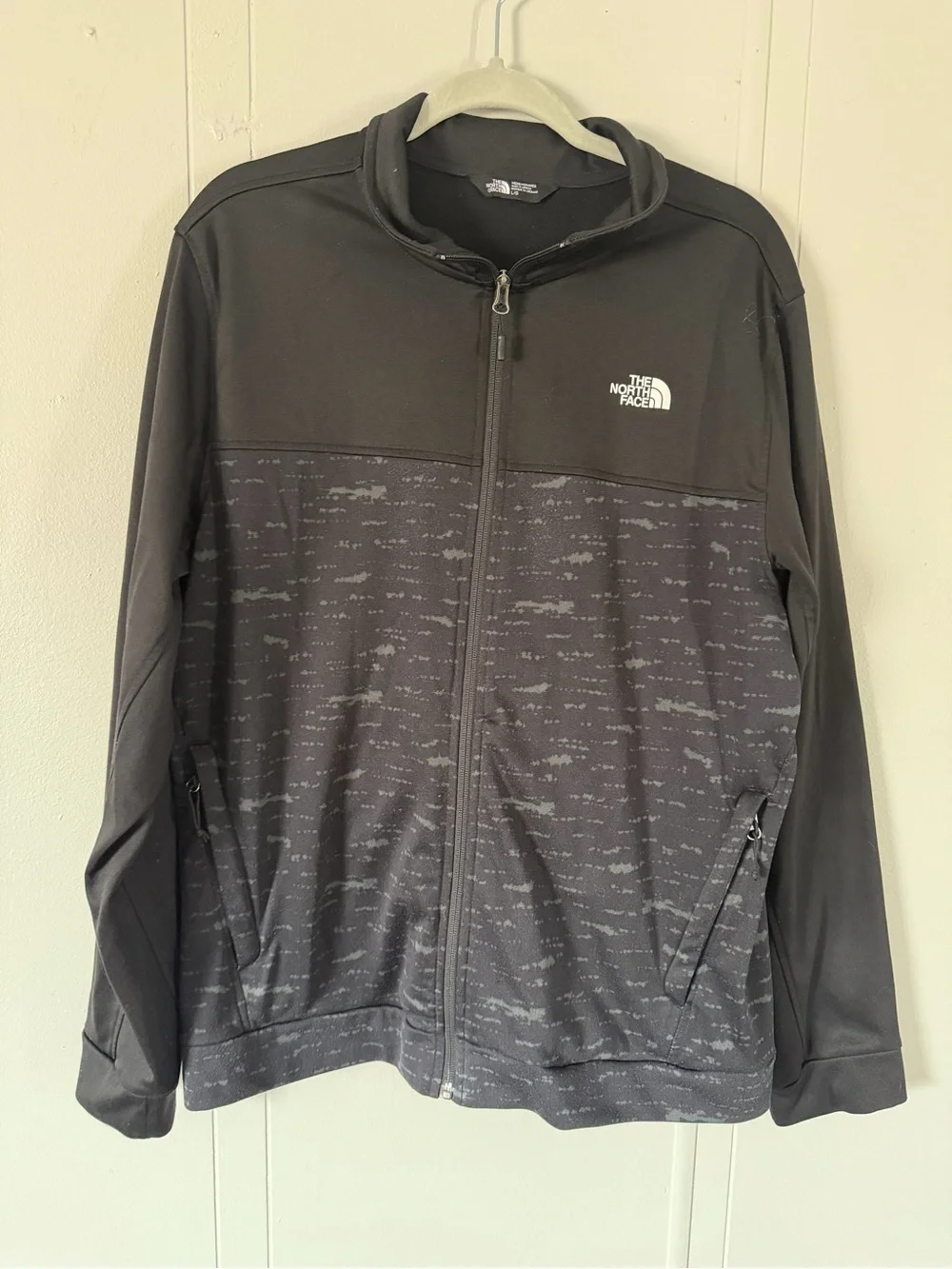 The North Face Black Lightweight Full‑Zip Shirt Jacket
